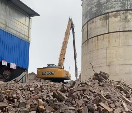 二十天攻堅(jiān)除險(xiǎn)患  一以貫之筑安全——公司石灰廠重大結(jié)構(gòu)隱患應(yīng)急處置工程紀(jì)實(shí)2.jpg